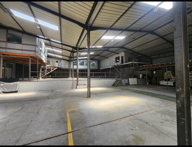 600M² WAREHOUSE TO LET IN WADEVILLE