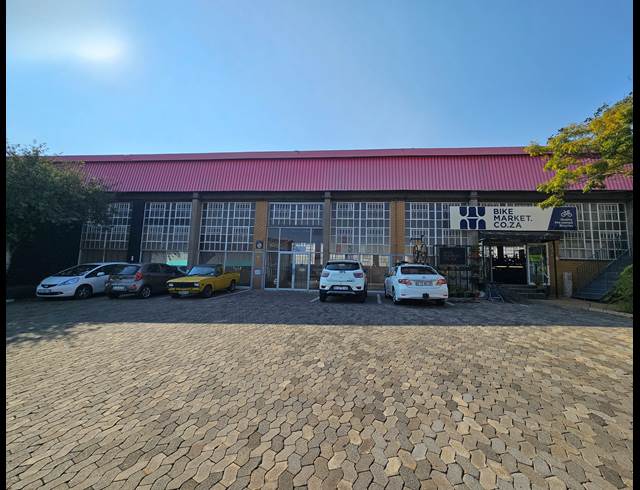 300M² SHOWROOM TO LET IN KRAMERVILLE