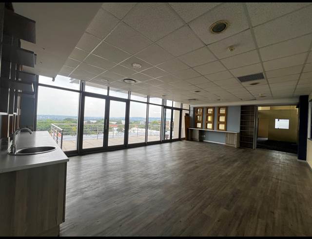 1,207M² OFFICE TO LET IN ROSEBANK