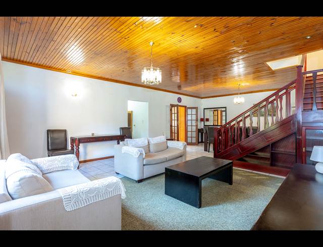 3 BEDROOM HOUSE TO LET IN CONSTANTIA