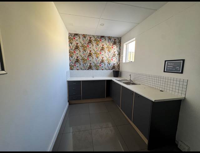 250M² WAREHOUSE TO LET IN WYNBERG