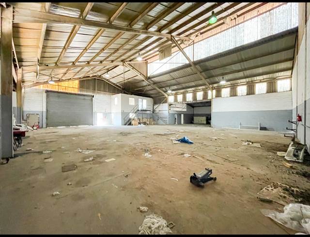 800M² WAREHOUSE TO LET IN NEW GERMANY