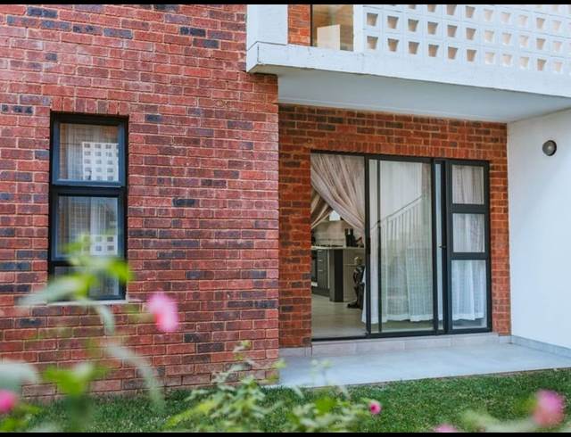 2 bed property to rent in RAVENSWOOD