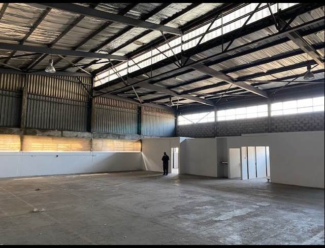400M² WAREHOUSE TO LET IN RETREAT