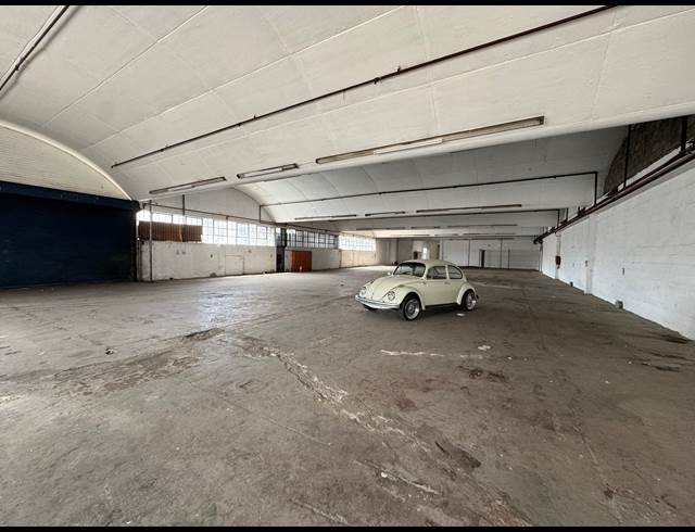 1,400M² WAREHOUSE TO LET IN INDUSTRIA WEST
