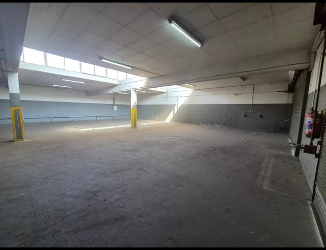 650M² WAREHOUSE TO LET IN WADEVILLE