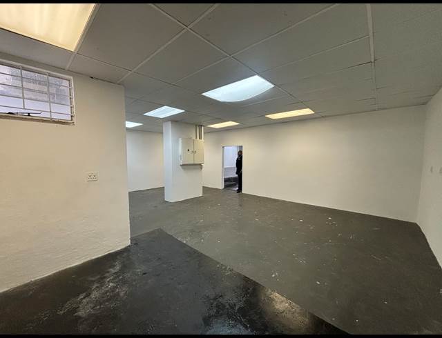 280M² RETAIL TO LET IN AUDAS ESTATE