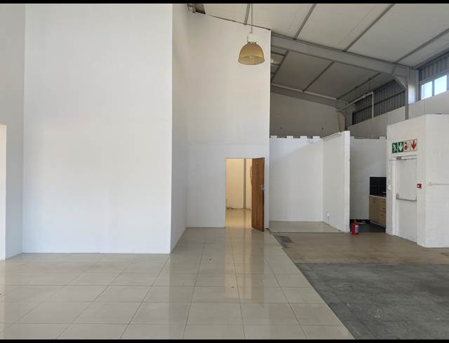 400M² RETAIL TO LET IN TOKAI