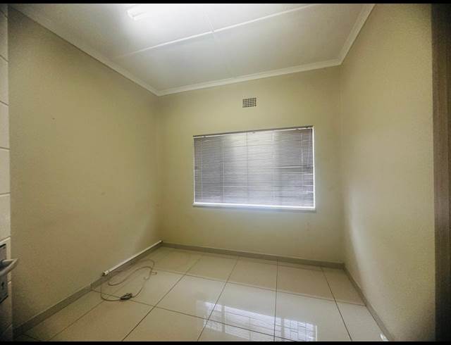 350M² OFFICE TO LET IN PARKDENE