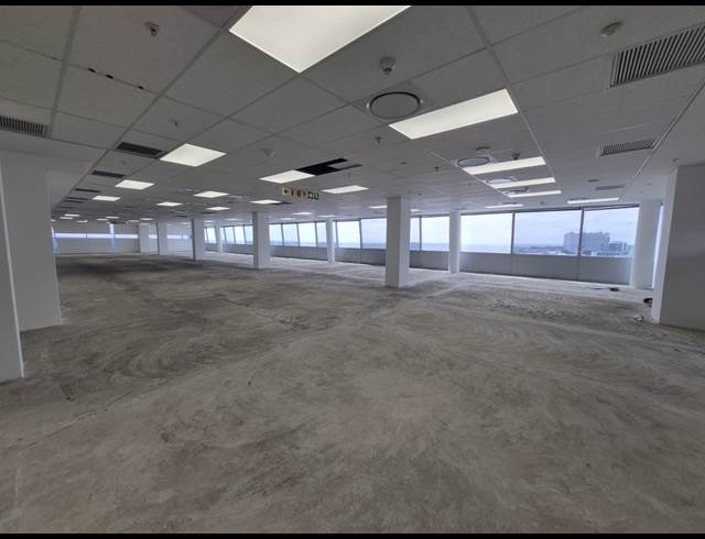 1,752M² OFFICE TO LET IN SANDHURST