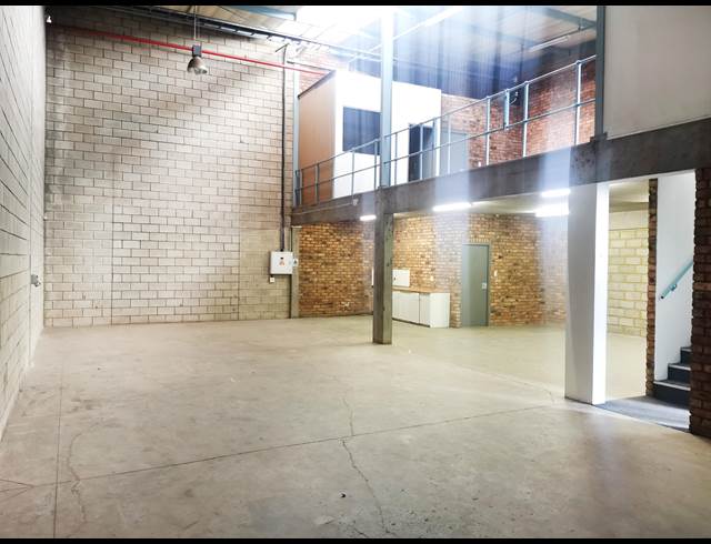 270M² BUILDING TO LET IN STRIJDOMPARK