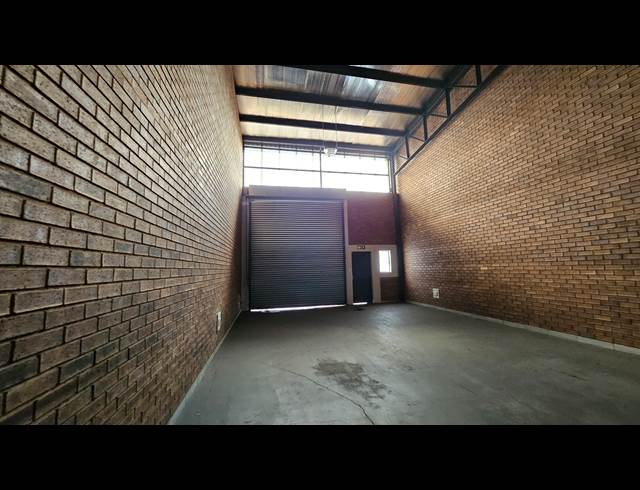 355M² WAREHOUSE TO LET IN HENNOPSPARK