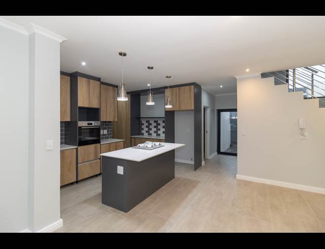 4 BEDROOM HOUSE TO LET IN SANDOWN