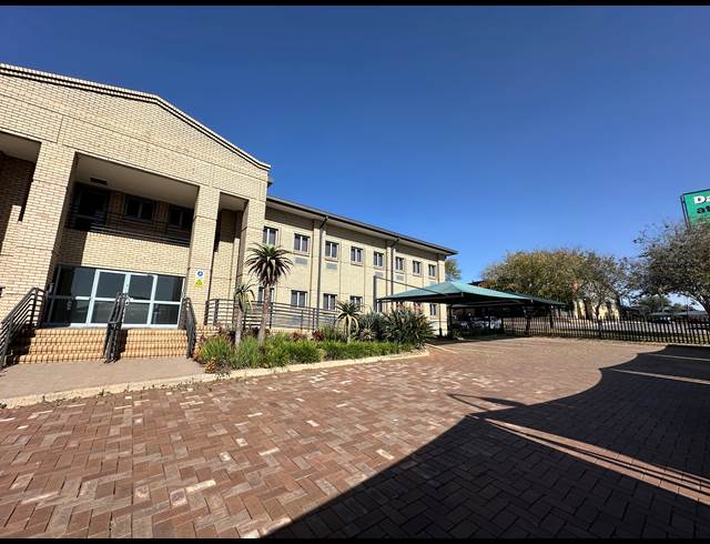 1,000M² OFFICE TO LET IN MEADOWDALE
