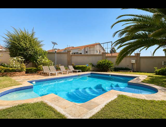 16 BEDROOM GUEST HOUSE TO LET IN BROADACRES