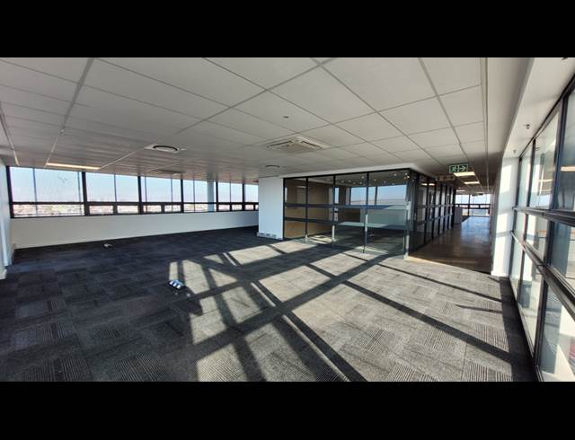 5,418M² WAREHOUSE TO LET IN AIRPORT INDUSTRIA