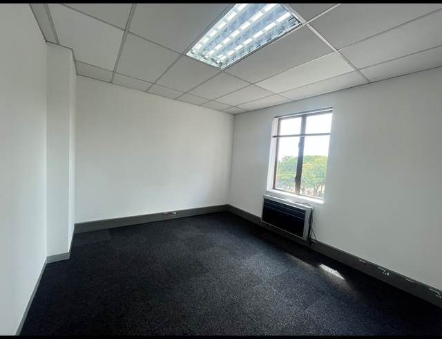 301M² OFFICE TO LET IN BRYANSTON