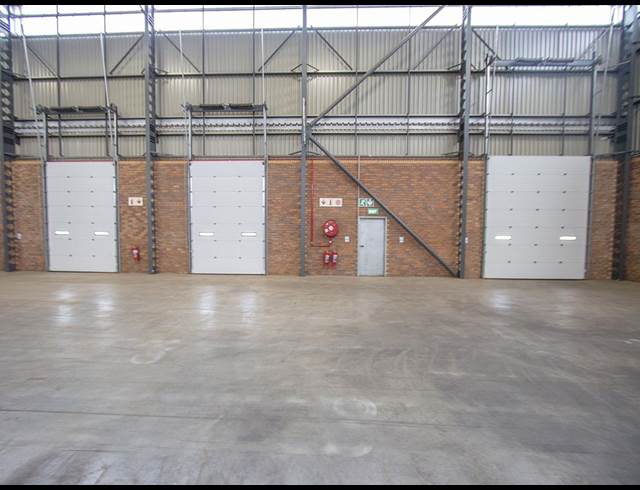 3,227M² WAREHOUSE TO LET IN POMONA AH