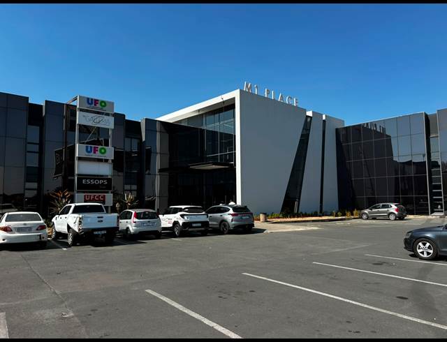2,420.47M² RETAIL TO LET IN EASTGATE