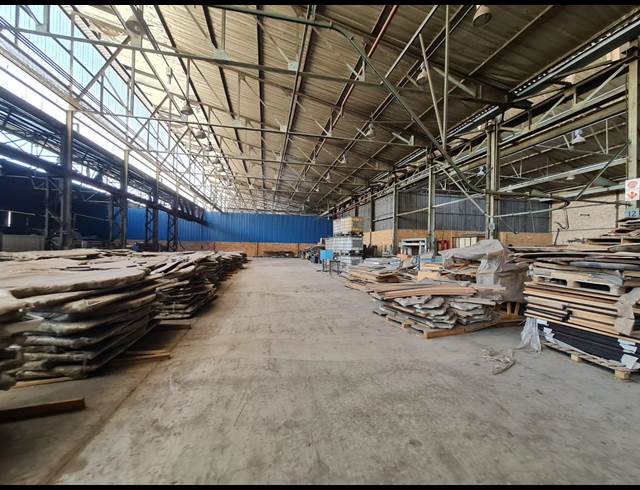 2,449M² WAREHOUSE TO LET IN WADEVILLE