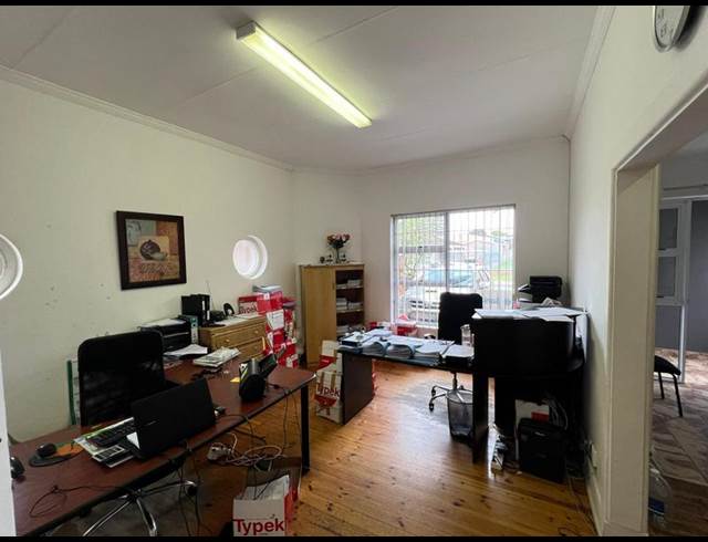 BUSINESS PROPERTY TO RENT IN NEWTON PARK