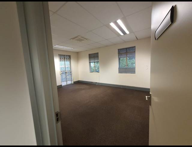 432M² OFFICE TO LET IN HATFIELD