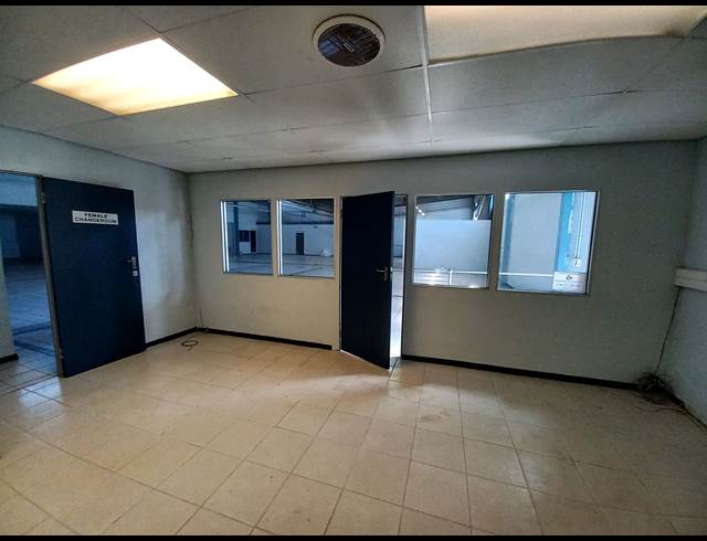 750M² WAREHOUSE TO LET IN WOODBROOK