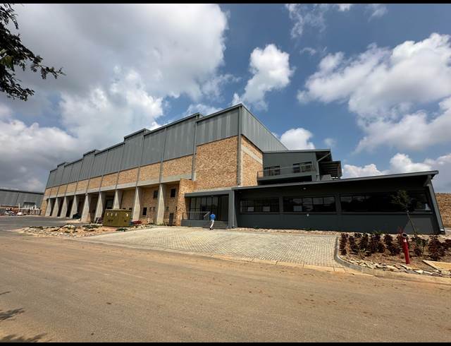 4,824M² WAREHOUSE TO LET IN KYA SANDS