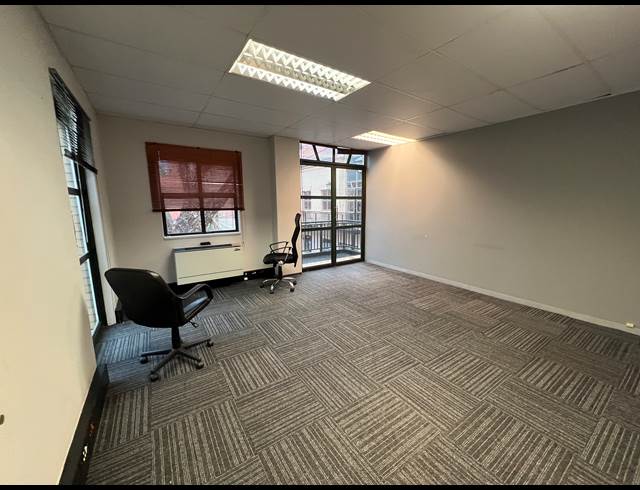 21M² SERVICED OFFICE TO LET IN ROSEBANK