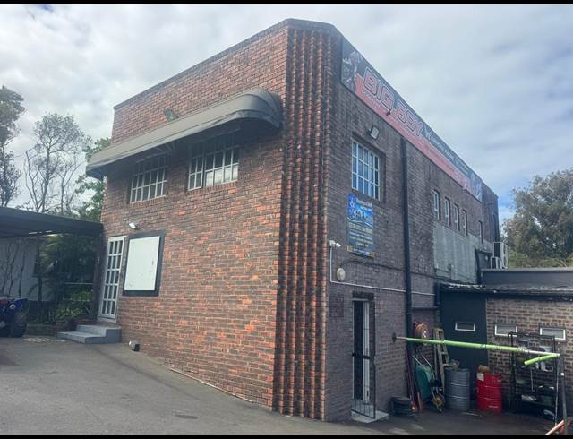 114M² OFFICE TO LET IN UMHLALI