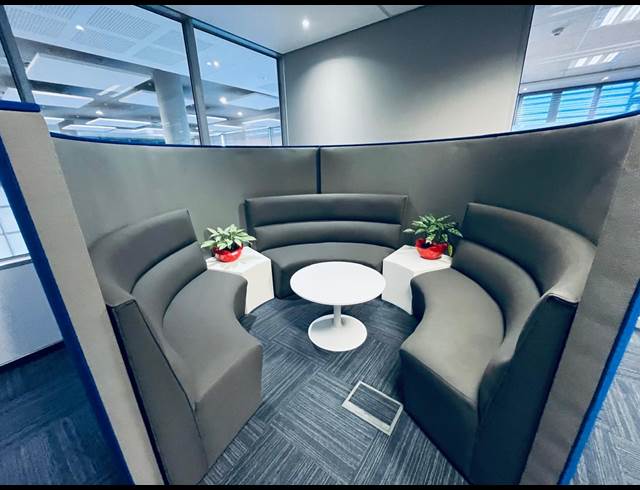 1,050M² OFFICE TO LET IN WATERFALL