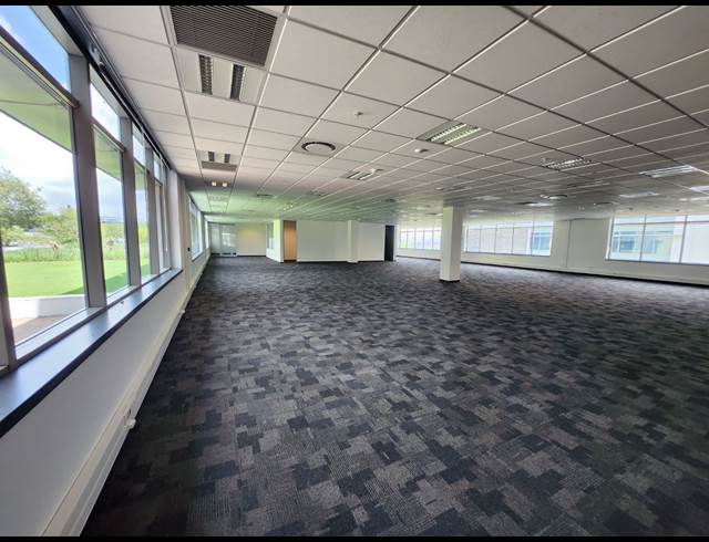 1,200M² OFFICE TO LET IN WATERFALL