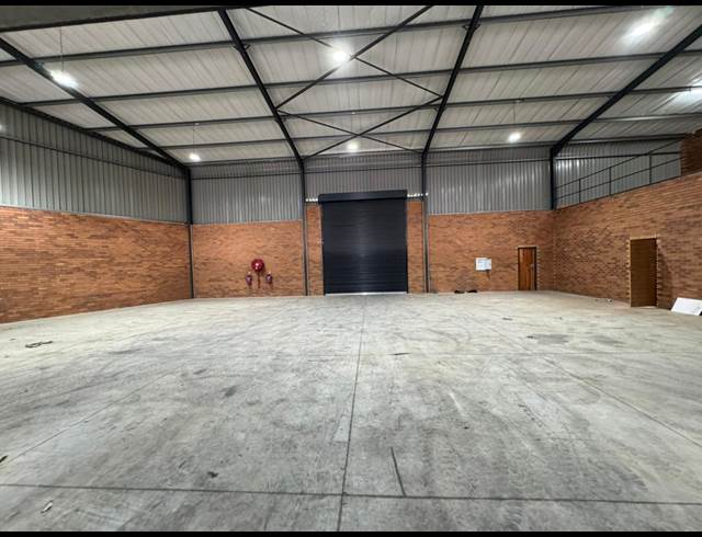 1,162M² WAREHOUSE TO LET IN ORMONDE