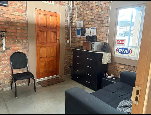 150M² WAREHOUSE TO LET IN ALBERTON NORTH