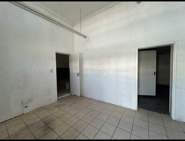 360M² WAREHOUSE TO LET IN EPPING INDUSTRIAL