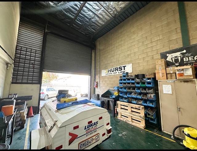 331M² WAREHOUSE TO LET IN MEADOWDALE