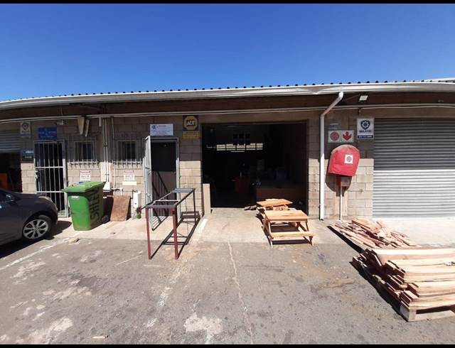122M² WAREHOUSE TO LET IN BRIARDENE