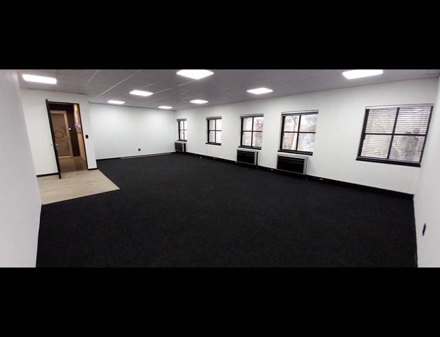 290M² OFFICE TO LET IN BRYANSTON