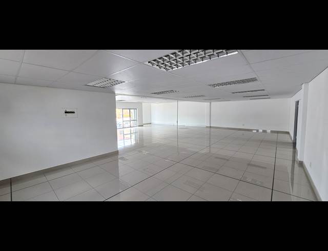 624M² SHOWROOM TO LET IN NORTH RIDING