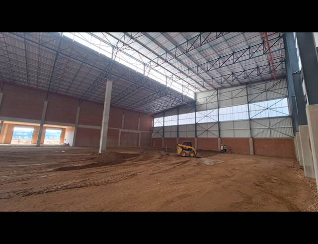 4,292M² WAREHOUSE TO LET IN NORTH RIDING