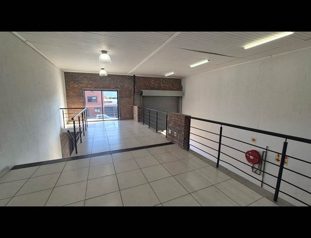 156M² WAREHOUSE TO LET IN SUNNYDALE