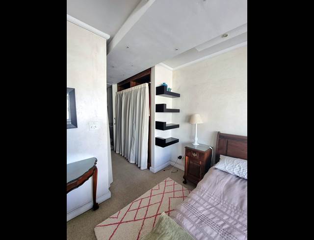 2 bed property to rent in SEA POINT