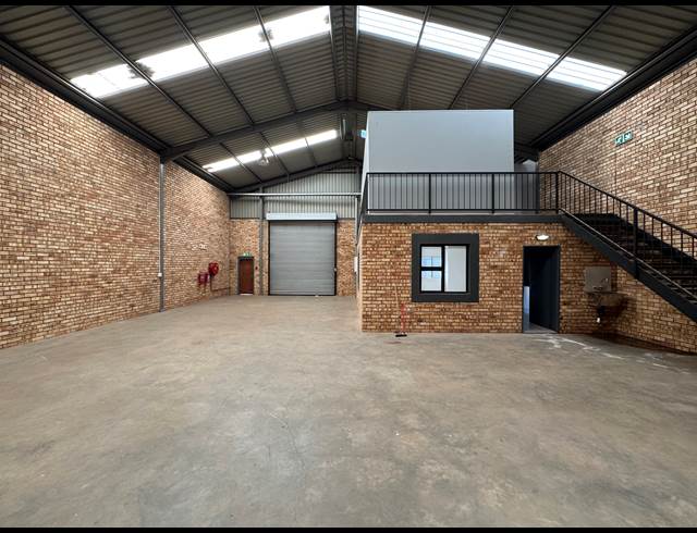256M² WAREHOUSE TO LET IN PRINCESS AH