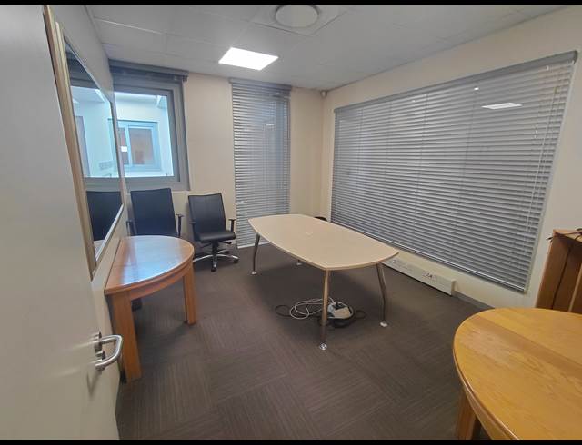 444M² OFFICE TO LET IN MIDRIDGE PARK
