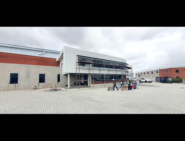 2,820M² WAREHOUSE TO LET IN KILLARNEY GARDENS