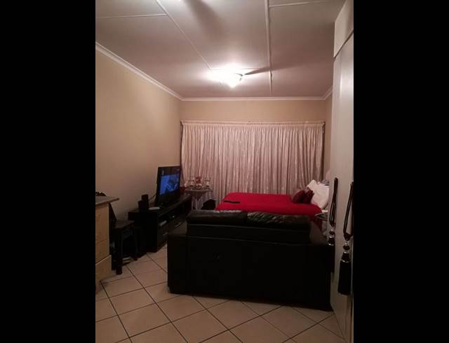 1 BEDROOM PROPERTY TO RENT IN KARENPARK