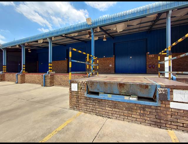 1,848M² WAREHOUSE TO LET IN POMONA