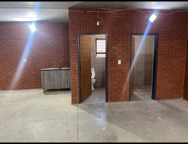 577M² WAREHOUSE TO LET IN ORMONDE