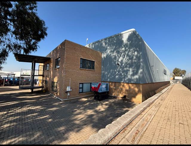 998M² WAREHOUSE TO LET IN JET PARK