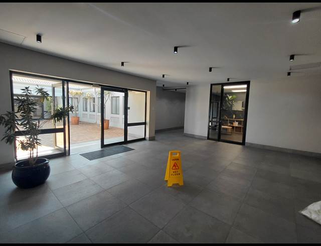259M² SERVICED OFFICE TO LET IN BRYANSTON